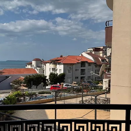 Marina Bay Saint Vlas * 圣弗拉斯