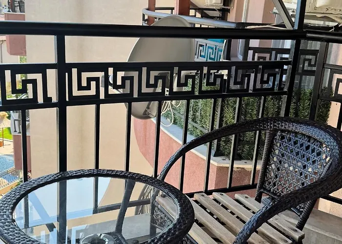 Marina Bay Saint Vlas 公寓