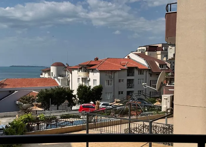 Marina Bay Saint Vlas * 圣弗拉斯