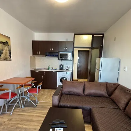 Marina Bay Saint Vlas 公寓 *